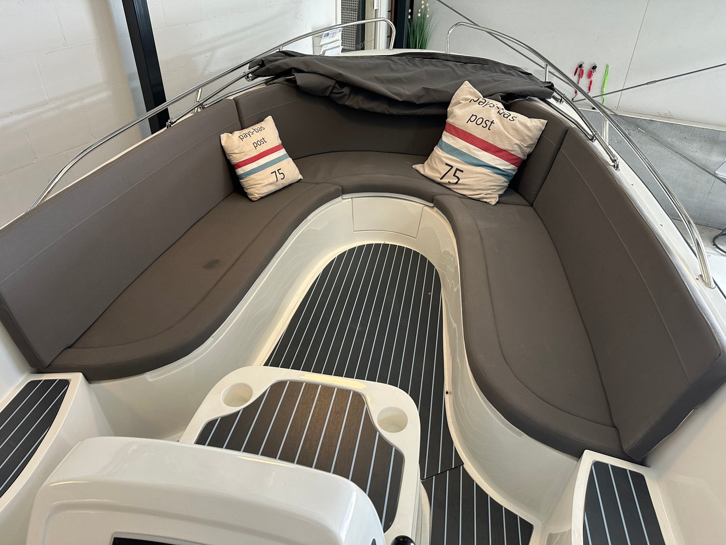 Aanbieding Royal Ruyter 670 Prestige tender inclusief VETUS 28 PK inboard diesel