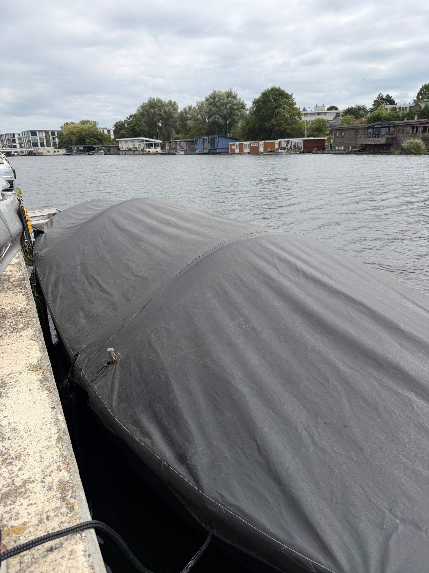 Oud Alblas reddingssloep met 2 cilinder luchtgekoelde dieselmotor