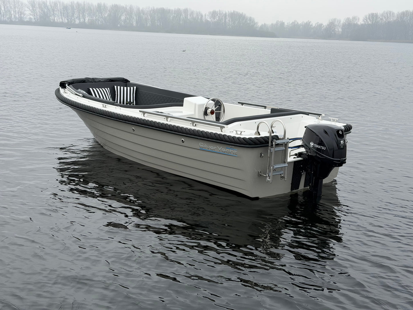 Silveryacht 525