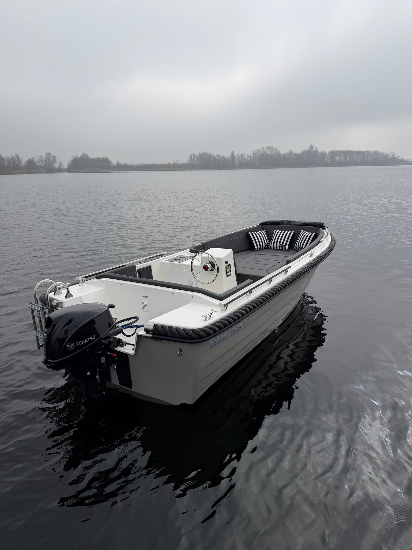 Silveryacht 525
