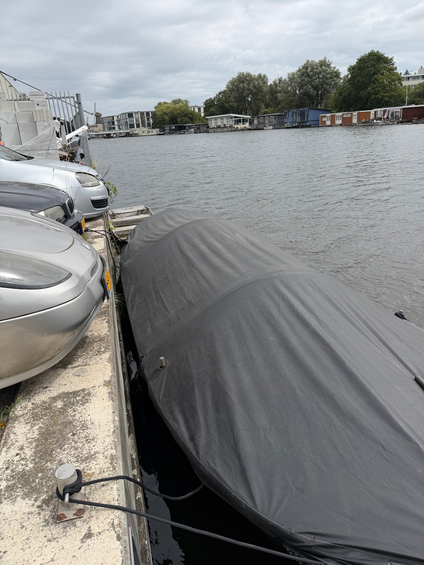 Oud Alblas reddingssloep met 2 cilinder luchtgekoelde dieselmotor