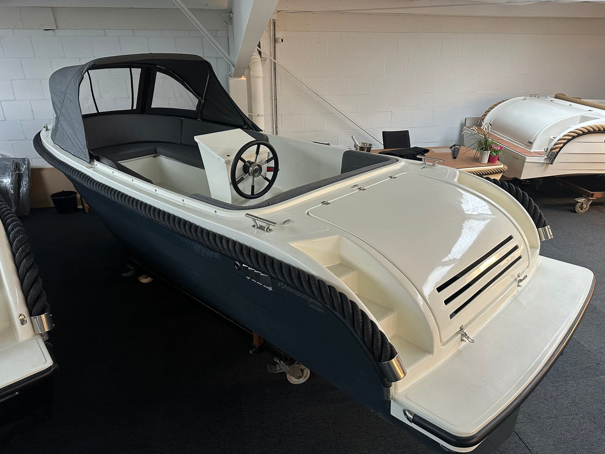 Royal Ruyter 555