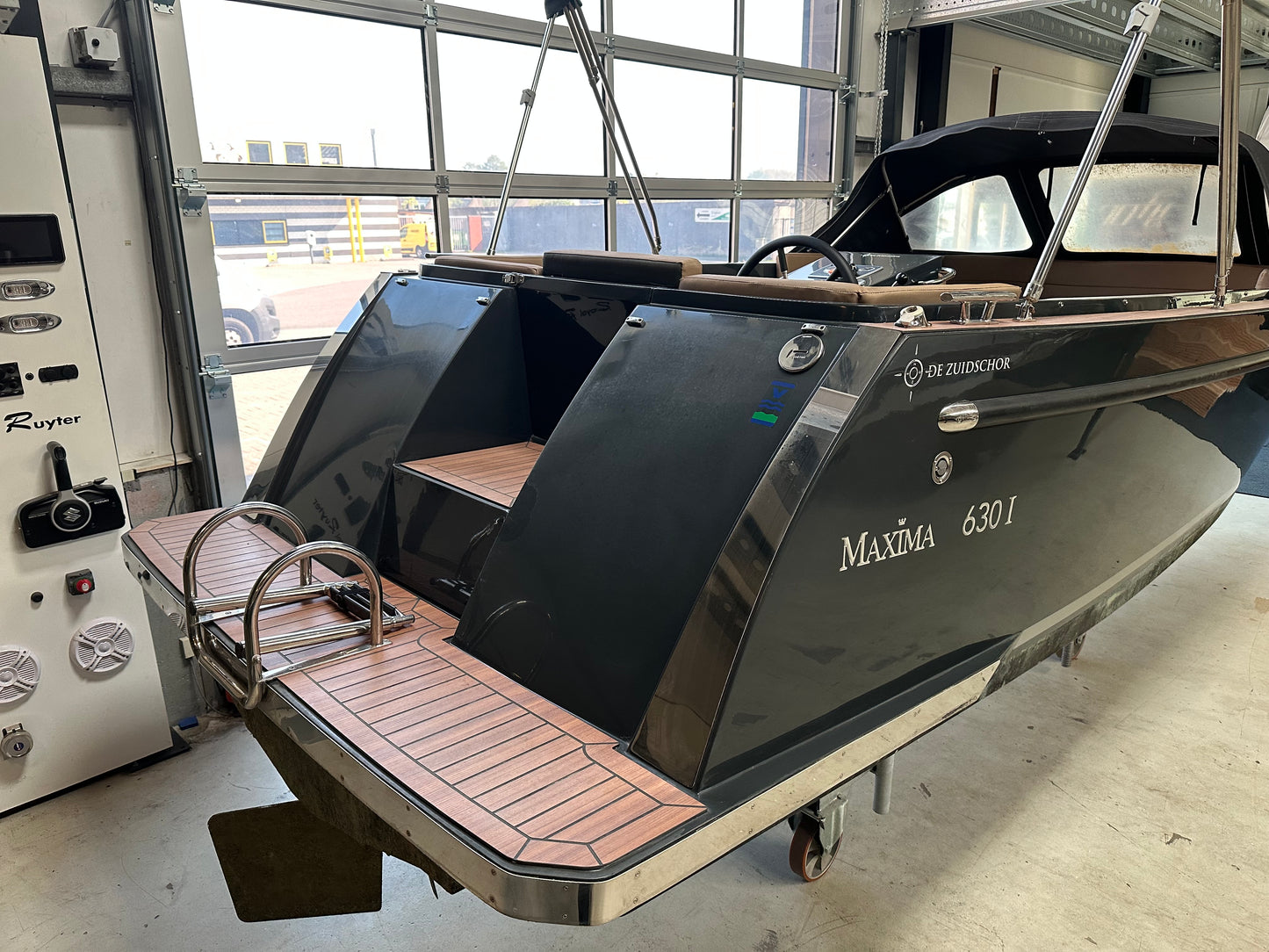 Maxima 630 met Vetus 4 cillinder