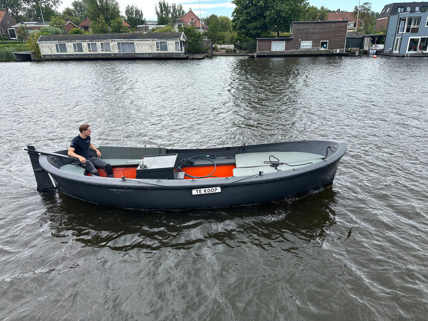 Oud Alblas reddingssloep met 2 cilinder luchtgekoelde dieselmotor