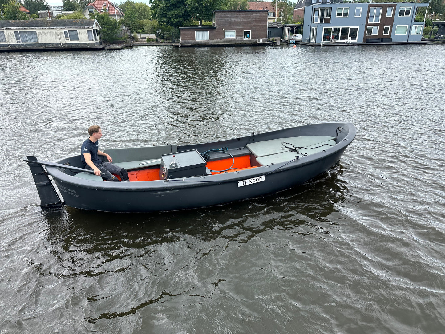 Oud Alblas reddingssloep met 2 cilinder luchtgekoelde dieselmotor