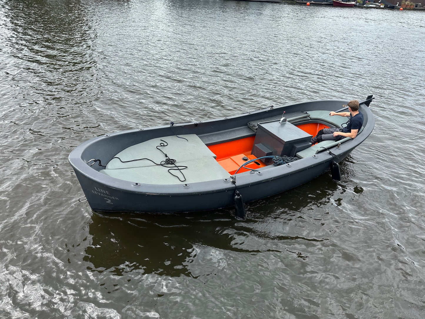 Oud Alblas reddingssloep met 2 cilinder luchtgekoelde dieselmotor