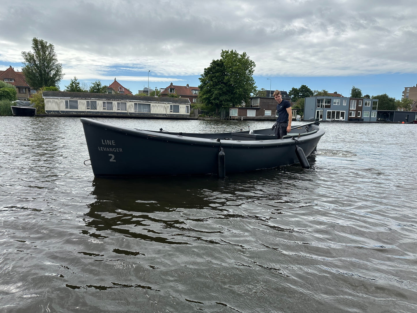 Oud Alblas reddingssloep met 2 cilinder luchtgekoelde dieselmotor